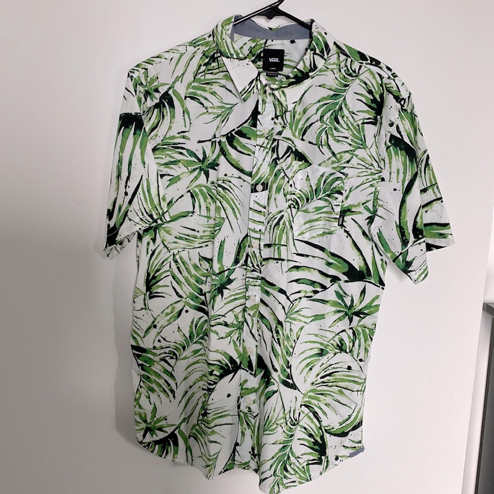 Vans Hawaiian Del Playa short sleeve Button down shirt.🌺
